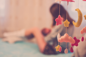 Leia mais sobre o artigo Como organizar a rotina de sono do bebê?